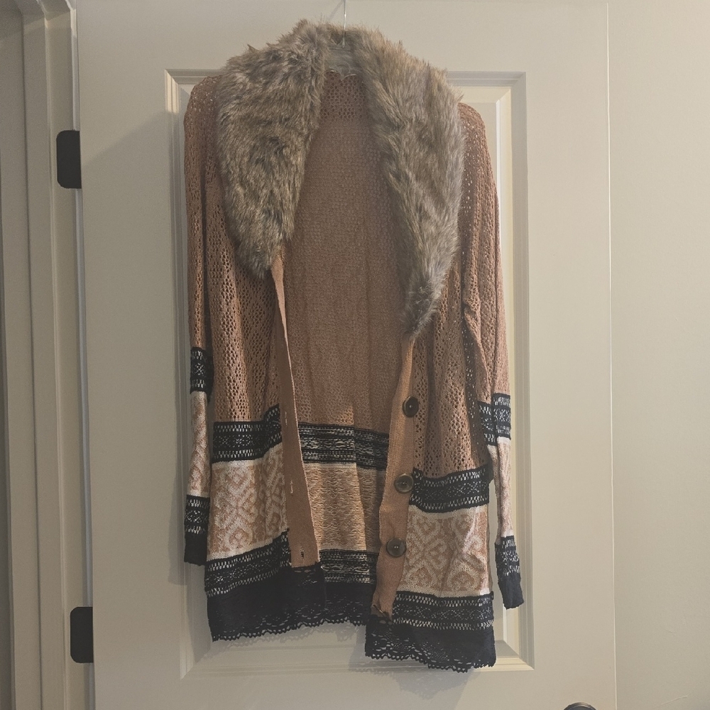 BKE Tan and Black Cardigan with Faux Fur Collar